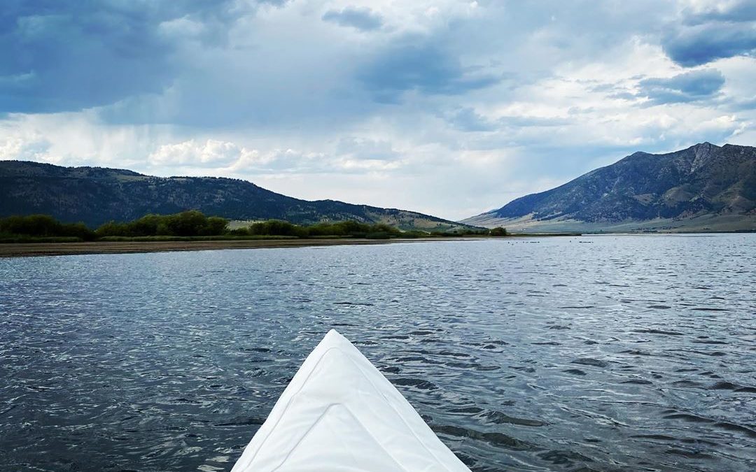 Nice to be able to paddle after work. Enjoying being lakeside. #afterworkpaddle …