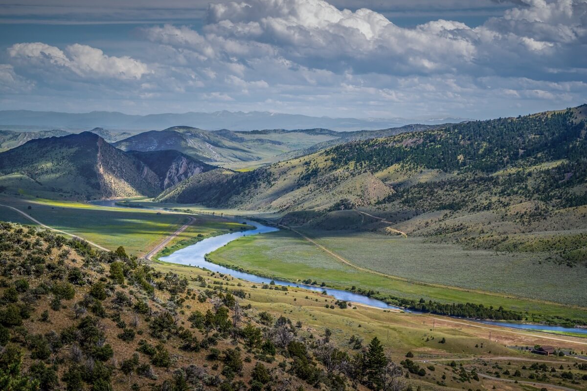 Flowing Tranquility: Jefferson River Lewis & Clark Caverns State Park