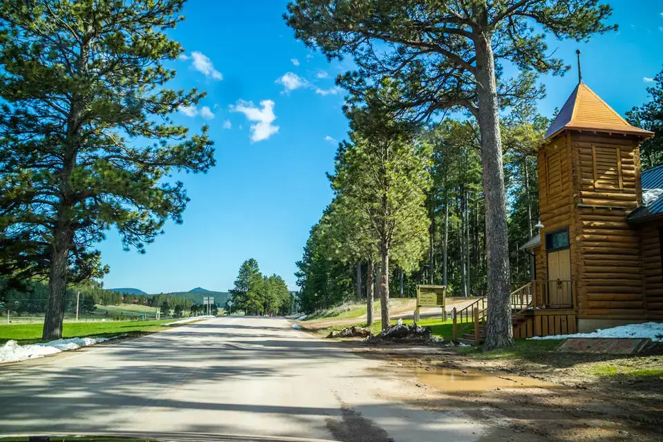 10 Secluded Towns Nestled In and Around Custer State Park in the Black Hills Region of South Dakota