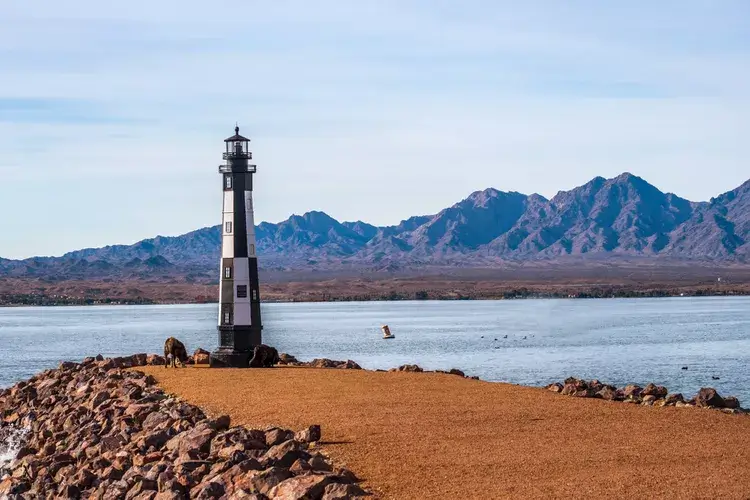 10 Best Places to Buy a Lake House in the U.S. Right Now, According to Real Estate Experts