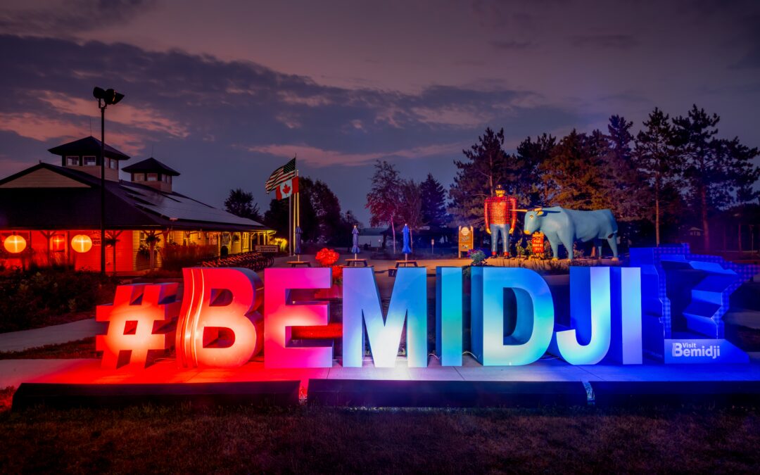Bemidji Minnesota Lighted Sign Paul Bunyan Babe Blue Ox Visitor Center