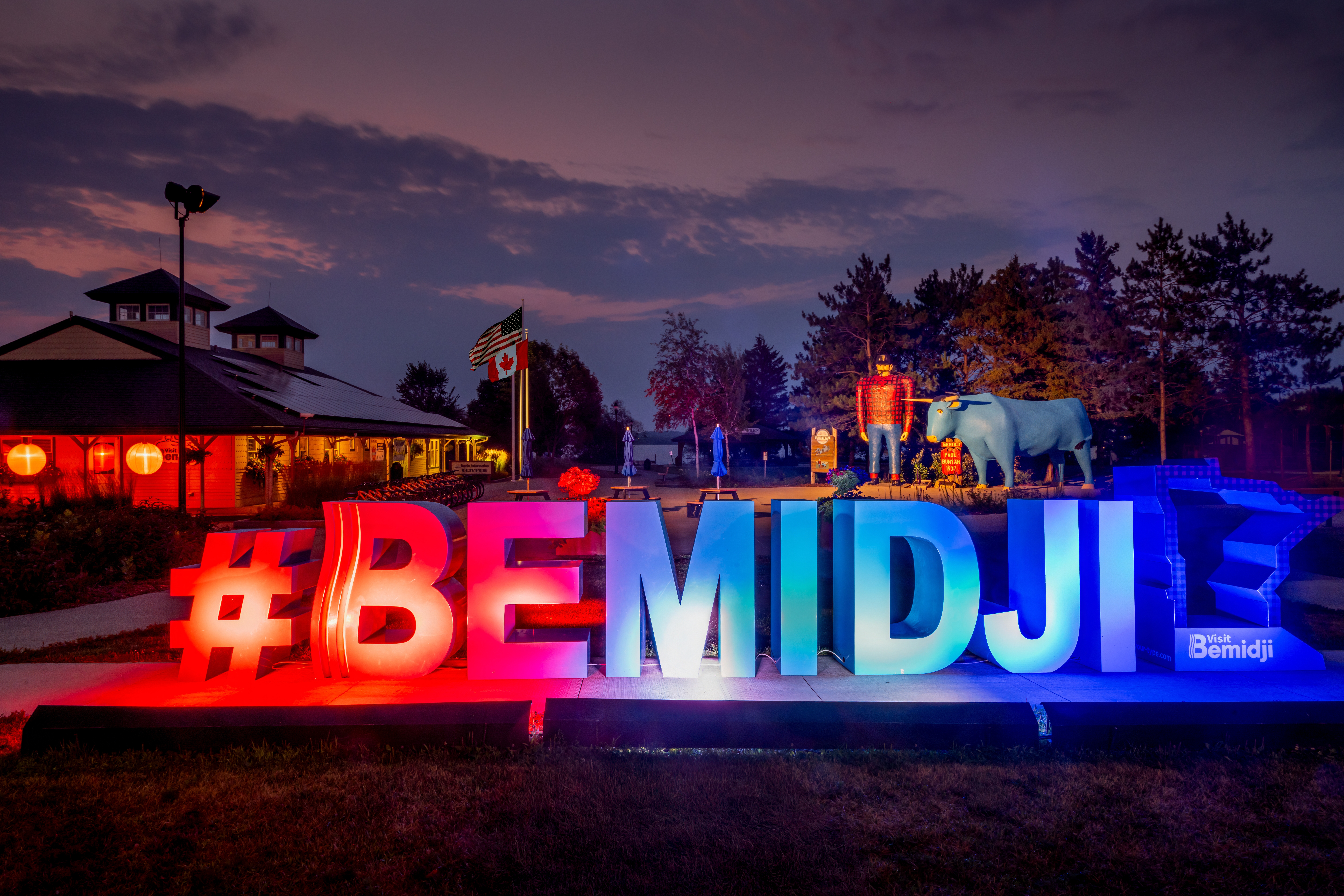 Bemidji Minnesota Lighted Sign Paul Bunyan Babe Blue Ox Visitor Center
