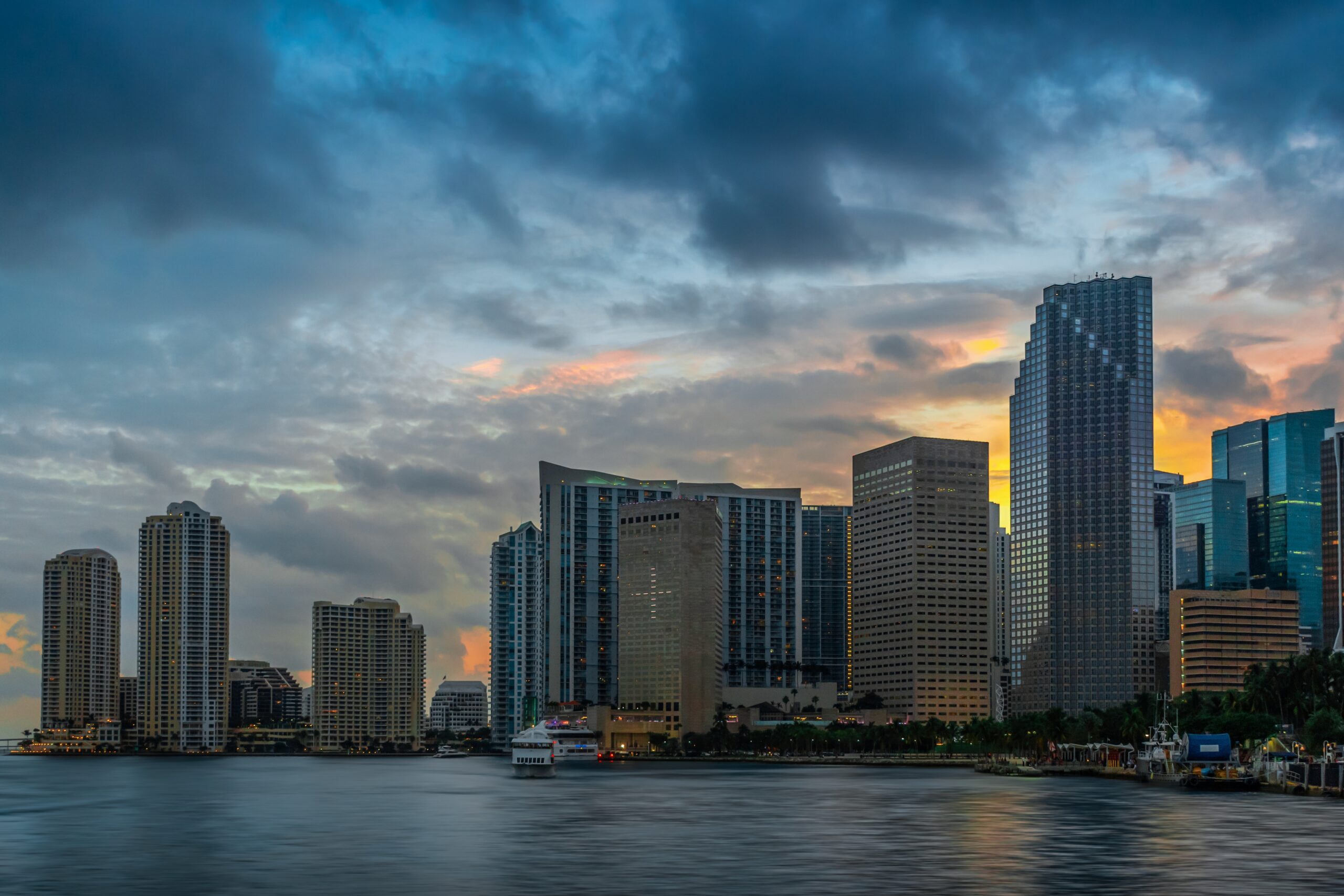 Miami Beach Condos Sunset Glow: Florida Miami Beach Condos Sunset Glow: Florida