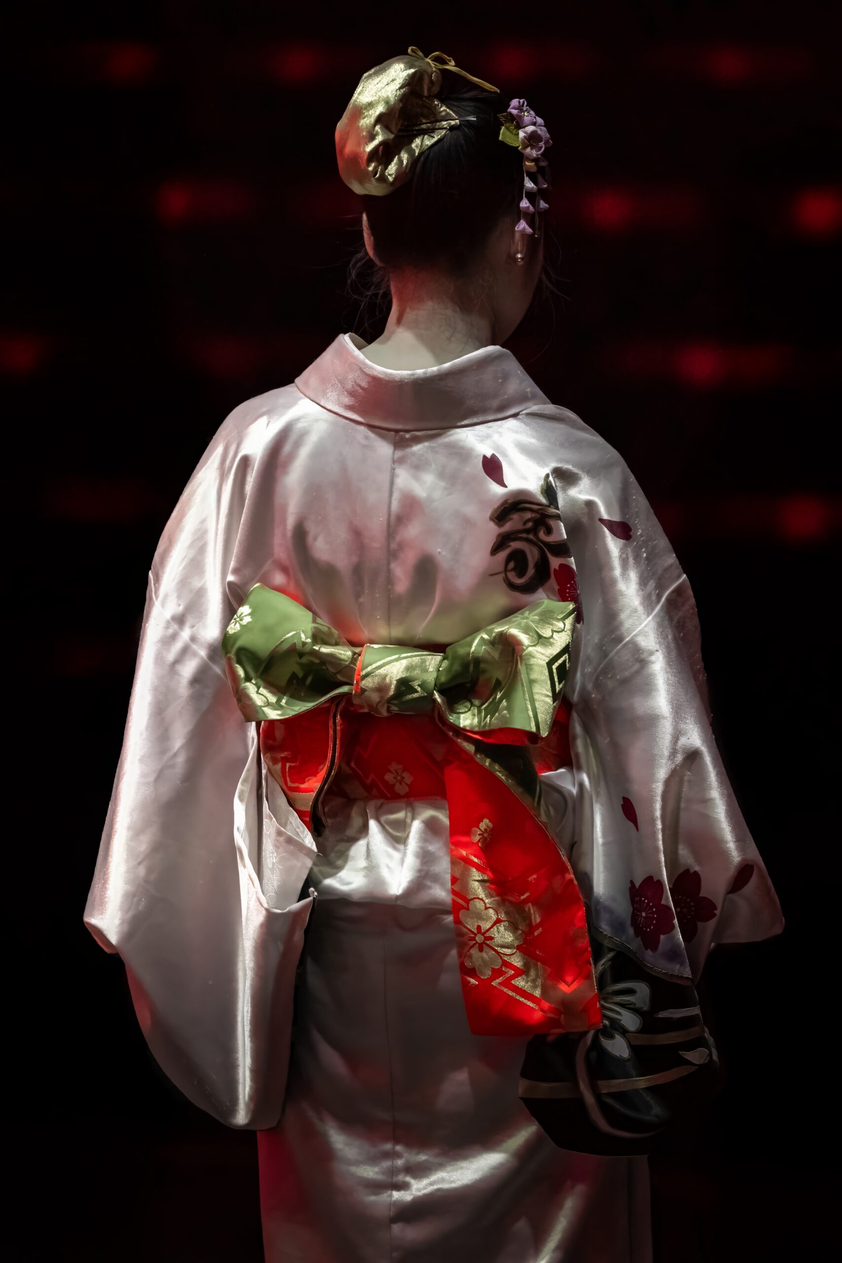 Lady in Kimono: Taiko Odori Japanese Dance Wall Art Lady in Kimono: Taiko Odori Japanese Dance Wall Art